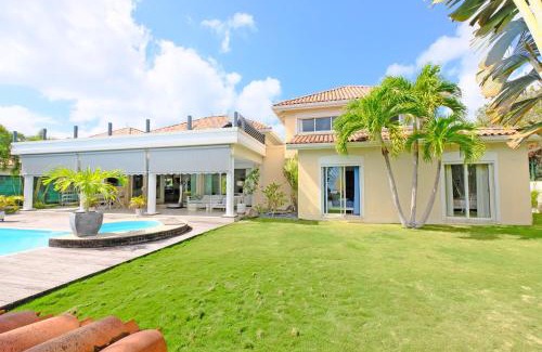 Dampierre Villa | Villa Dampierre: Oceanfront Escape with Pool & 9.5 Rating