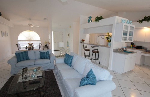 Eisenhower House | Villa Danby - Inviting Pool Home in a Peaceful Setting