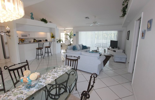 Eisenhower House | Villa Danby - Inviting Pool Home in a Peaceful Setting