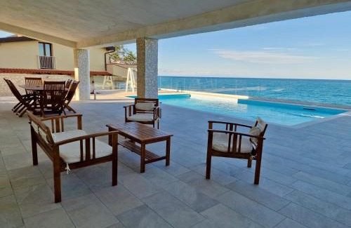 Costa Saracena-Castelluccio Villa | Villa Daniela - Private Pool & Beach Access Near Catania