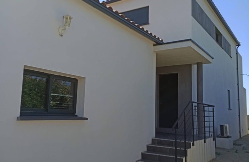 Aimargues Villa | Villa Dans le Sud de la France: Ocean View & Pet Friendly