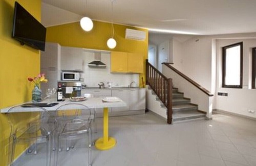 Alba Villa | Villa Dante: Family-Friendly Retreat with 3 Cozy Apartments