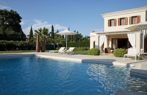 Dassia Villa | Villa Daphne: Private Pool, Hot Tub & Family-Friendly Stay