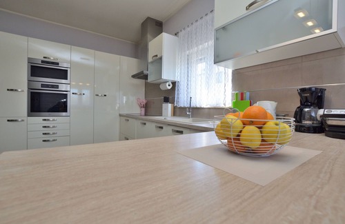 Nedescina House | Villa Daris in Nedescina: Oceanfront Getaway with Pool