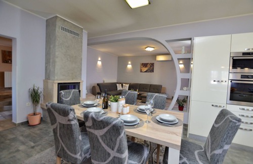 Nedescina House | Villa Daris in Nedescina: Oceanfront Getaway with Pool