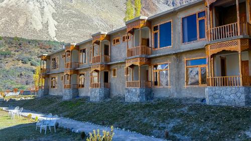 Hunza Hotel | Villa Darya: Exceptional 4-Star Stay with Family-Friendly Amenities
