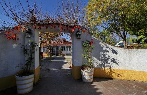 Santa Maria e Sao Miguel House | Beachfront Villa das Rosas: 4-Star Oasis with Pool & Ocean Views