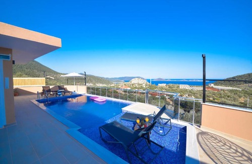 Kas Villa | Discover Villa Daylight: Relax by the Pool