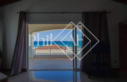 Upper Prince's Quarter Villa | Elegant Villa de 10 Chambres Les Pieds Dans L'eau in Guana Bay