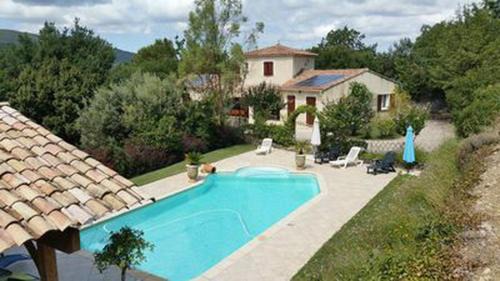 Malaucene Villa | Charming Villa with Private Pool & Garden in Malaucène