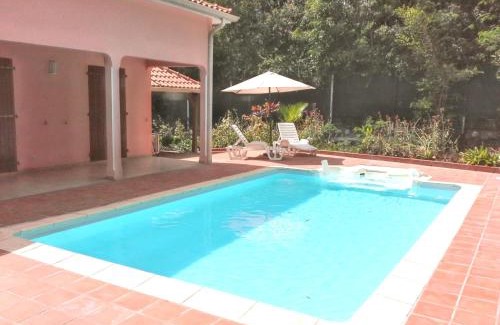 Quartier Desert Villa | Family-Friendly Villa with Pool & Jacuzzi near Sainte Luce