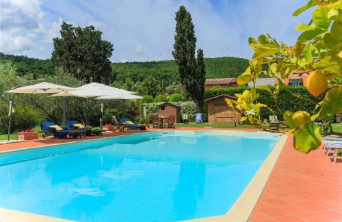 Pistoia Apartment | Villa De Fiori 14 sleeps by Tuscanhouses