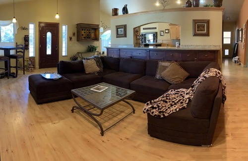 Pahrump House | Villa de Florenza: Poolside Sanctuary with Hot Tub & Ocean Views