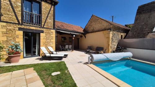Marcillac-Saint-Quentin Apartment | Villa de charme Le Clos avec piscine chauffée