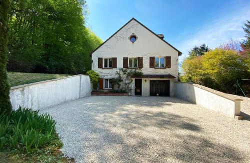 Trigueres House | Inviting Country Villa Near Paris with Family-Friendly Amenities