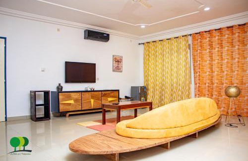 Ouagadougou House | Villa de l'Intégration: Relax by the Pool, Family Friendly
