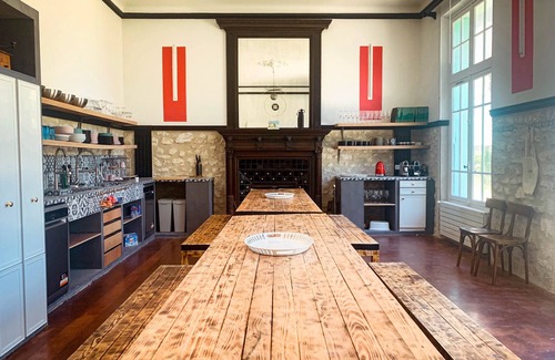 Grez-sur-Loing Villa | Experience Villa de L'orangeraie: Family-Friendly Retreat