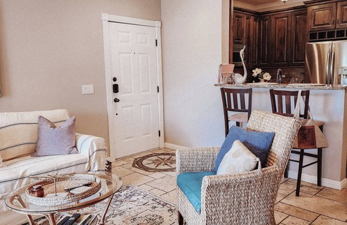 Oro Valley Condo | Villa de Lamour™: Guest Rated 10/10 with Ocean Views