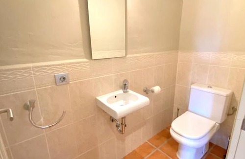 Perelada Villa | Elegant Villa with Pool: Family-Friendly Escape Awaits