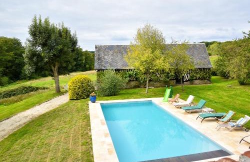 Gonneville-sur-Mer Villa | Elegant Villa de Luxe in Gonneville sur Mer with Pool