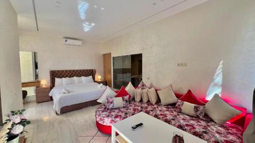Aghouatim Villa | Villa de luxe avec piscine privée et vue sur l Atlas à Marrakech