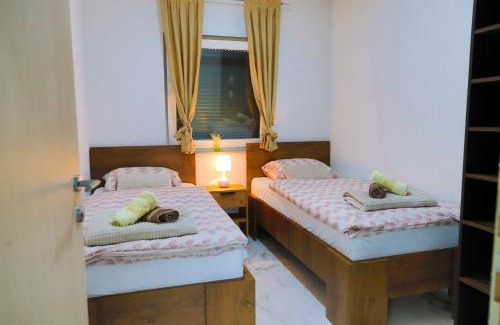 Mali Radic Villa | Experience Villa De Luxe Infinity with Oceanfront Pool Access