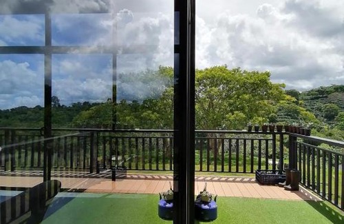 San Isidro Villa | Villa de Montaña: Family-Friendly Retreat with Hot Tub