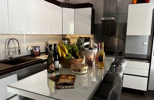 Saint-Gely-du-Fesc Villa | Elegant Villa with Private Pool, Garden, and Spa Retreat