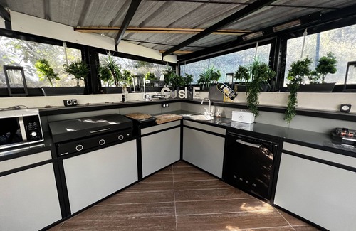 Saint-Gely-du-Fesc Villa | Elegant Villa with Private Pool, Garden, and Spa Retreat