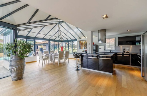 Coex Villa | Elegant Villa de Standing with Heated Pool on Golf Course