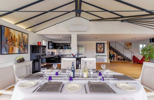 Coex Villa | Elegant Villa de Standing with Heated Pool on Golf Course
