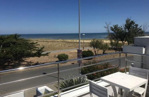 La Bree-les-Bains Villa | Villa de Standing: Oceanfront Oasis with Heated Pool