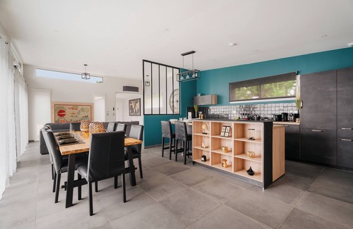 Bruz Villa | Elegant Villa 'De Standing' with Private Pool & Wi-Fi