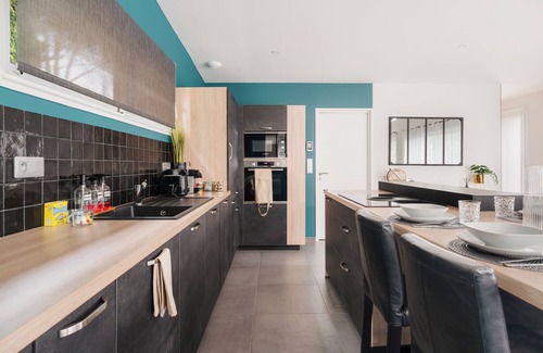 Bruz Villa | Elegant Villa 'De Standing' with Private Pool & Wi-Fi