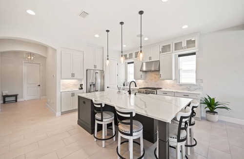 Aquarina House | Villa de Tyler: Ocean View Getaway with Private Pool & Spa