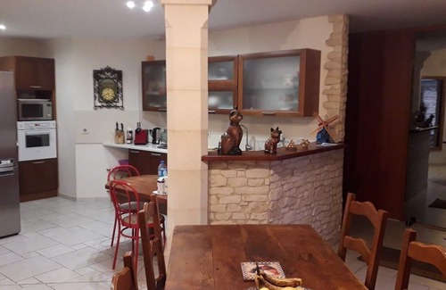 Bergerac House | Villa de Type F5 with Private Pool Near Parc de Pombonne