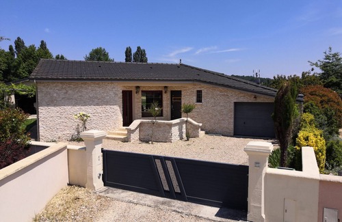 Bergerac House | Villa de Type F5 with Private Pool Near Parc de Pombonne