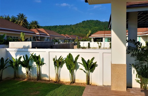 Hua Hin Villa | Elegant Villa de Veluwe: Oceanfront Retreat in Hua Hin