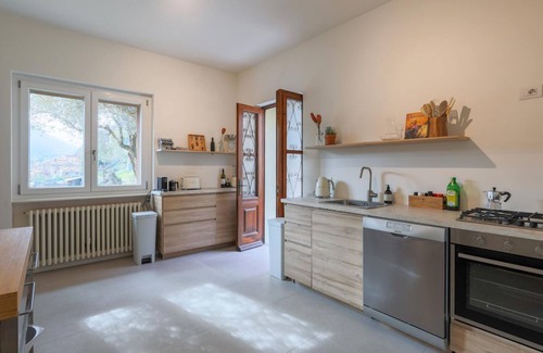 Colonno Villa | Villa degli Ulivi - Lake Como: Family-Friendly Retreat
