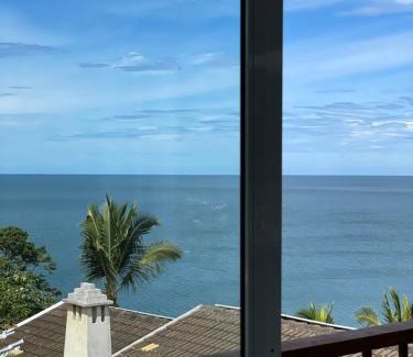 Praia de Barequecaba House | Villa Dei Fiori: Oceanfront Retreat with Private Pool