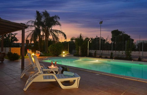 Caucana-finaiti-casuzze-finaiti Nord Villa | Villa dei Fiori: Oceanfront Escape with Top Guest Ratings