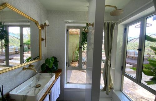 Ein Hod Artists Village House | Villa Del'arte