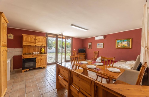 Poggiardo Apartment | Relax at Villa Del Geco Vigna - Family-Friendly Getaway