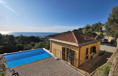 Cipressa Apartment | Relax at Villa Del Mare Ligure Elvezia with Ocean Views