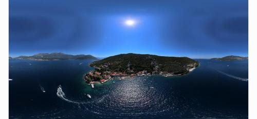 Rose House | Villa del Mare: Oceanfront Escape with Perfect Reviews