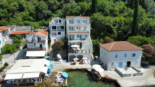 Rose House | Villa del Mare: Oceanfront Escape with Perfect Reviews