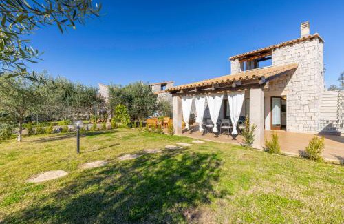 Cala Sinzias House | Villa del Moro: Oceanfront Retreat near Sinzias' Beach