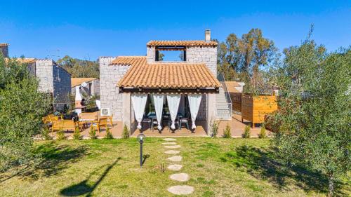 Cala Sinzias House | Villa del Moro: Oceanfront Retreat near Sinzias' Beach
