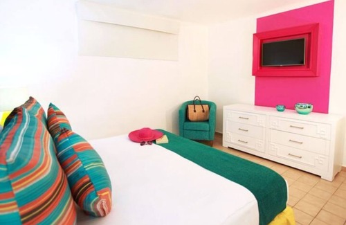 North Hotel Zone Hotel | Delight in Villa del Palmar Beach Resort's One Bedroom Suite