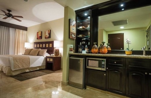 Playa Mujeres Resort | Experience Villa Del Palmar Cancun: Ocean View & Spa Bliss